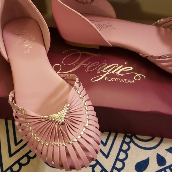 NIB Fergie purple dress sandals 9 - Picture 2 of 4